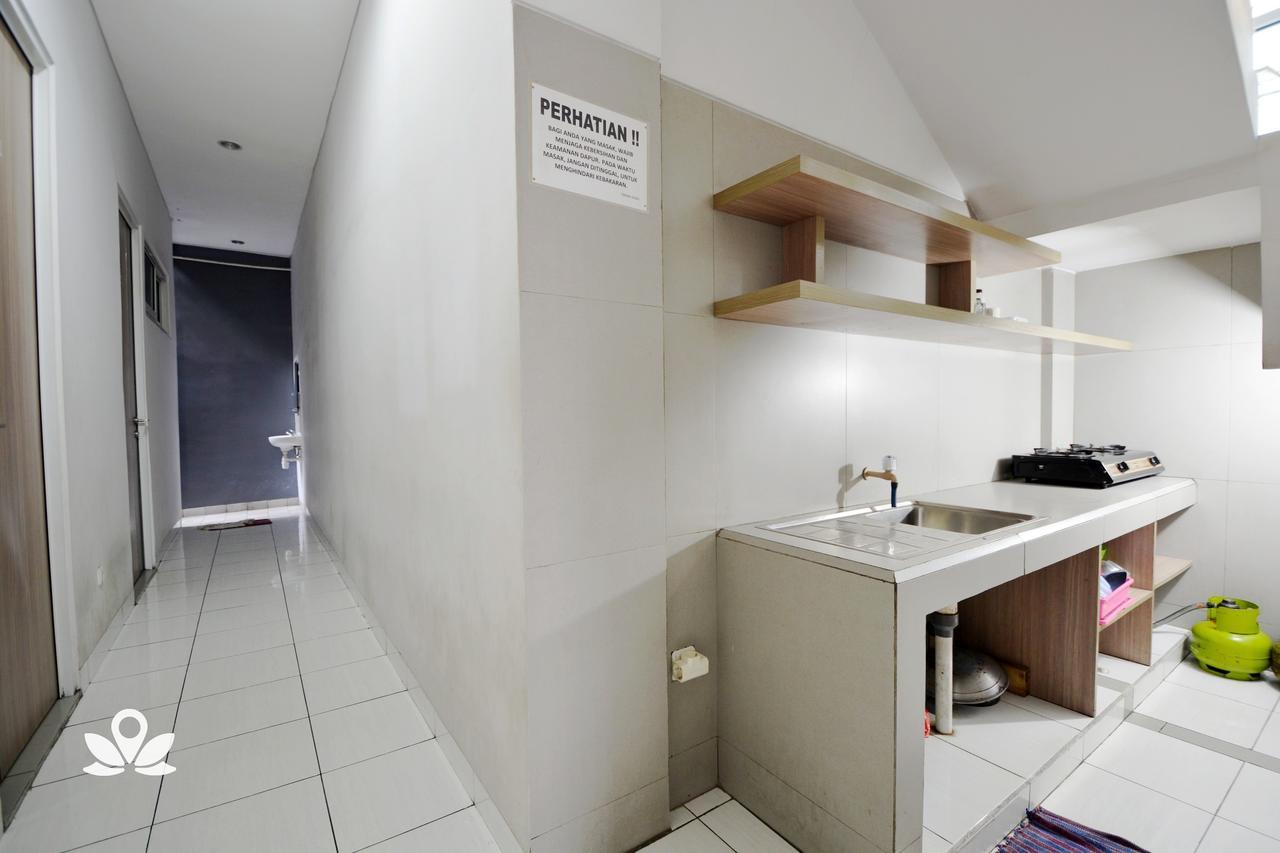 Zen Rooms Karet Pedurenan Jakarta Exterior photo